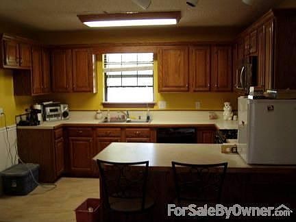 3rd image of 8900 Yellow Oak Ct