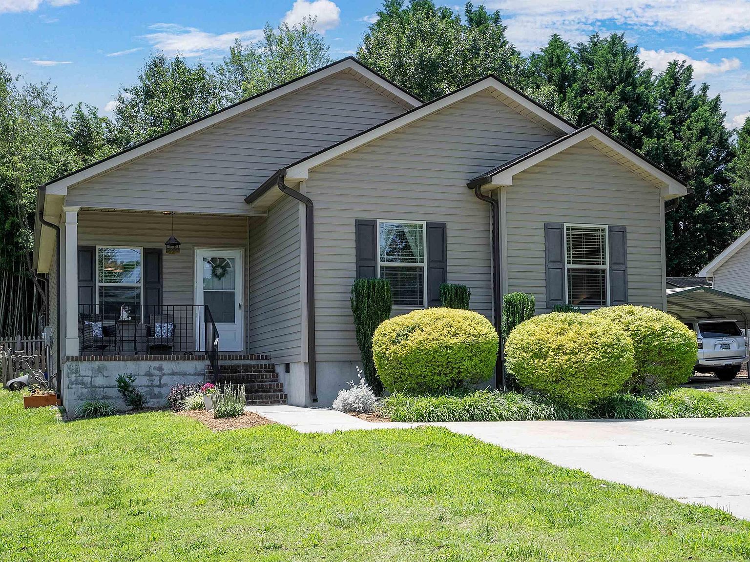 206 Center St, Greer, SC 29651 Zillow