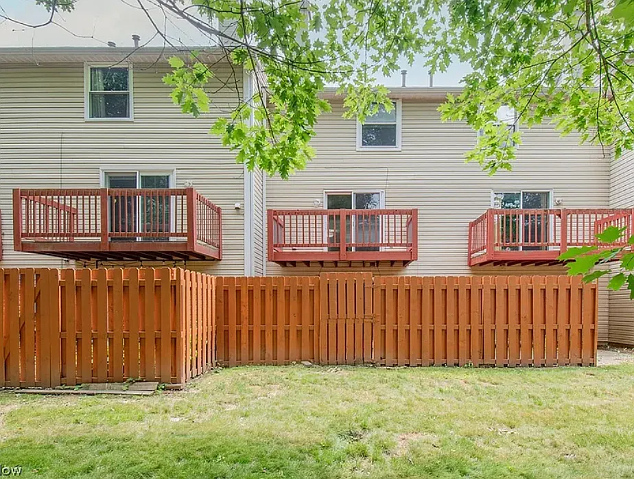 2 bed, 1470 sqft, $1,550 — Photo 2