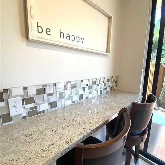 5705 Fox Hollow Dr — Photo 10