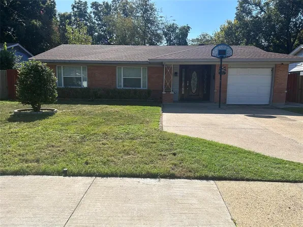 3136 Chatsworth Dr, Farmers Branch, TX 75234