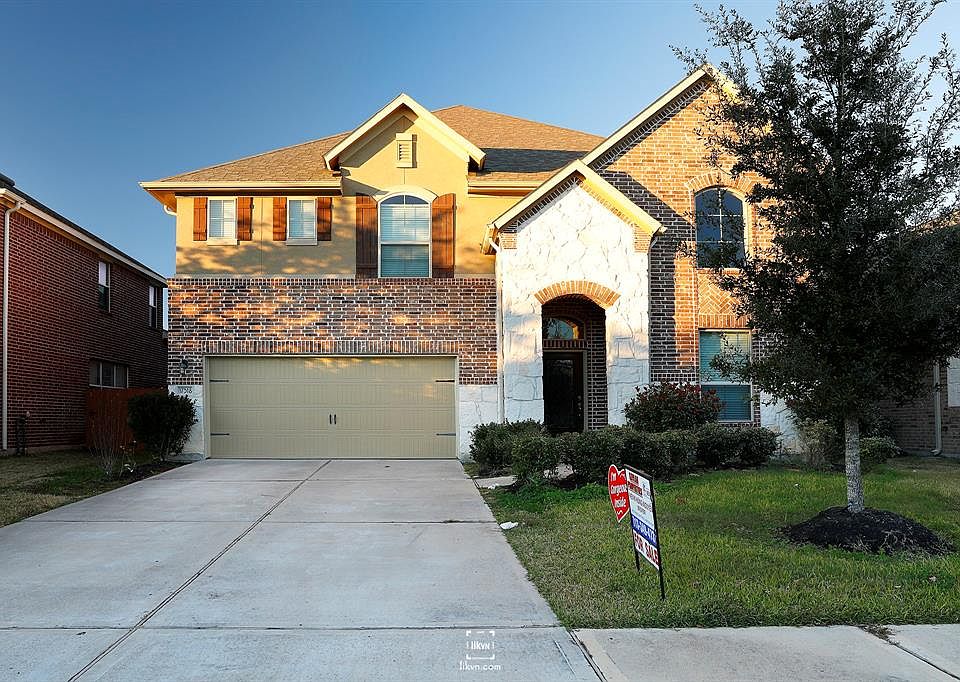 1st image of 17318 Aldenwilds Ln