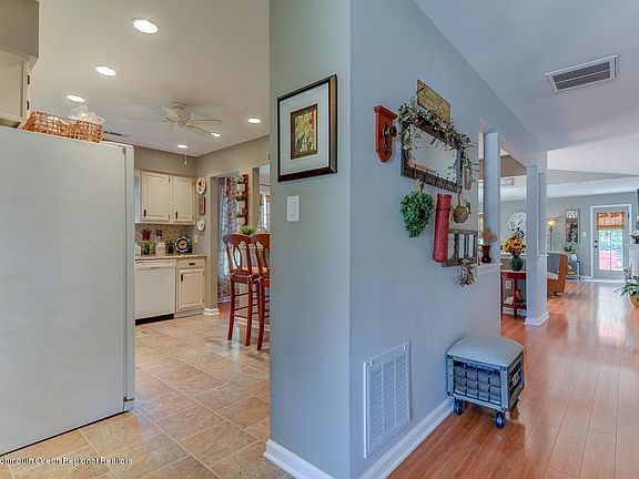 5th image of 1908 Cherryvale Ct