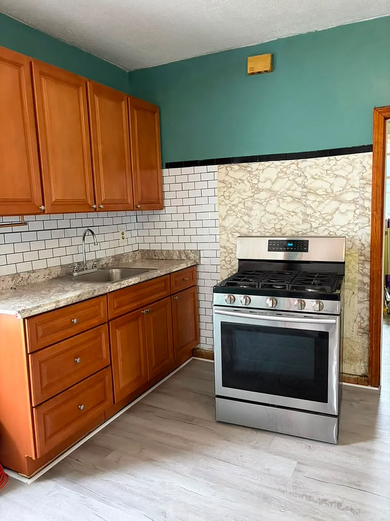 3 bed, 1170 sqft, $2,000 — Photo 3
