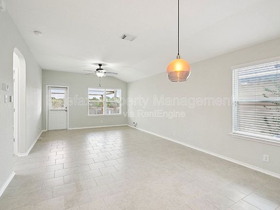 3rd image of 14046 Cremello Fls