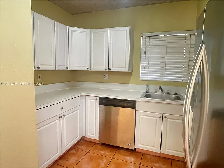 6255 Kendale Lakes Cir #116 — Photo 7