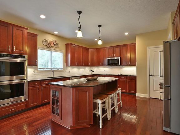 3rd image of 7320 Seraphim Ct