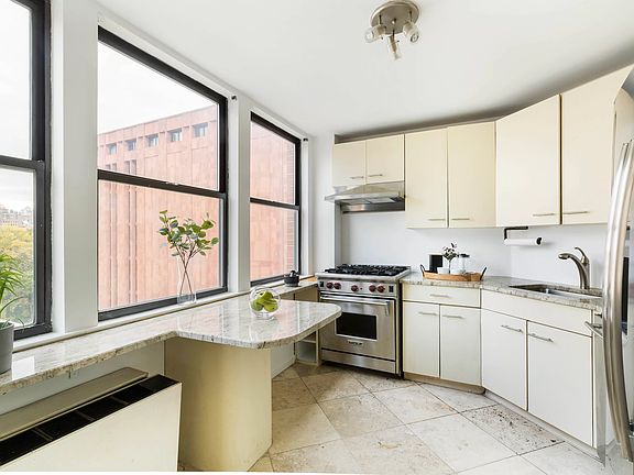 4th image of 552 La Guardia Pl #9