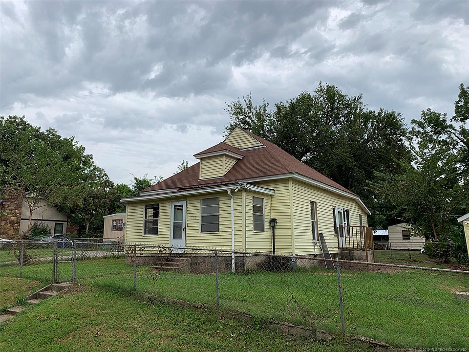 2nd image of 1910 E Marshall Pl