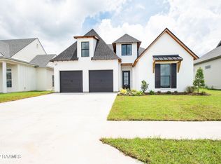 404 Last Quarter Dr, Youngsville, LA 70592