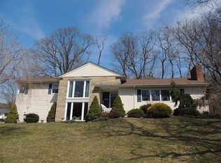 686 Park Ave, Huntington, NY 11743