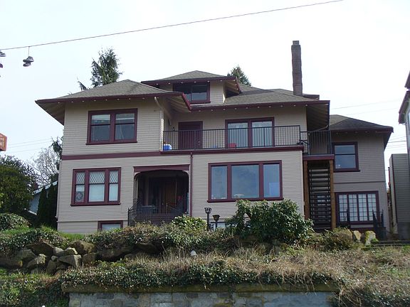 2nd image of 1020 N Garden St #4