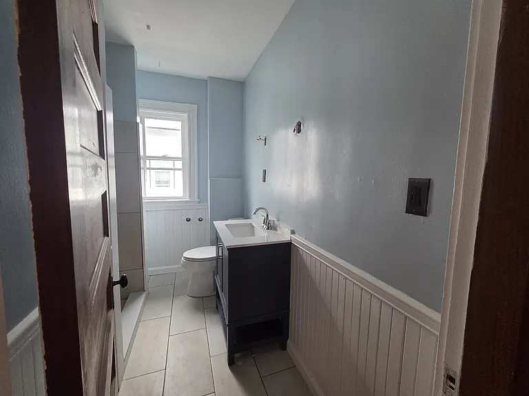147-149 Essex St #2 — Photo 9