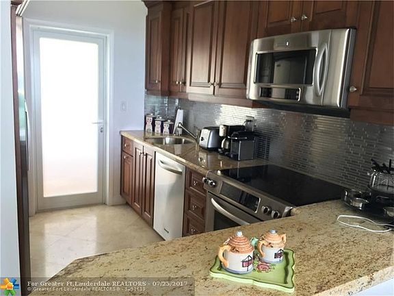 2nd image of 333 NE 21st Ave APT 1408