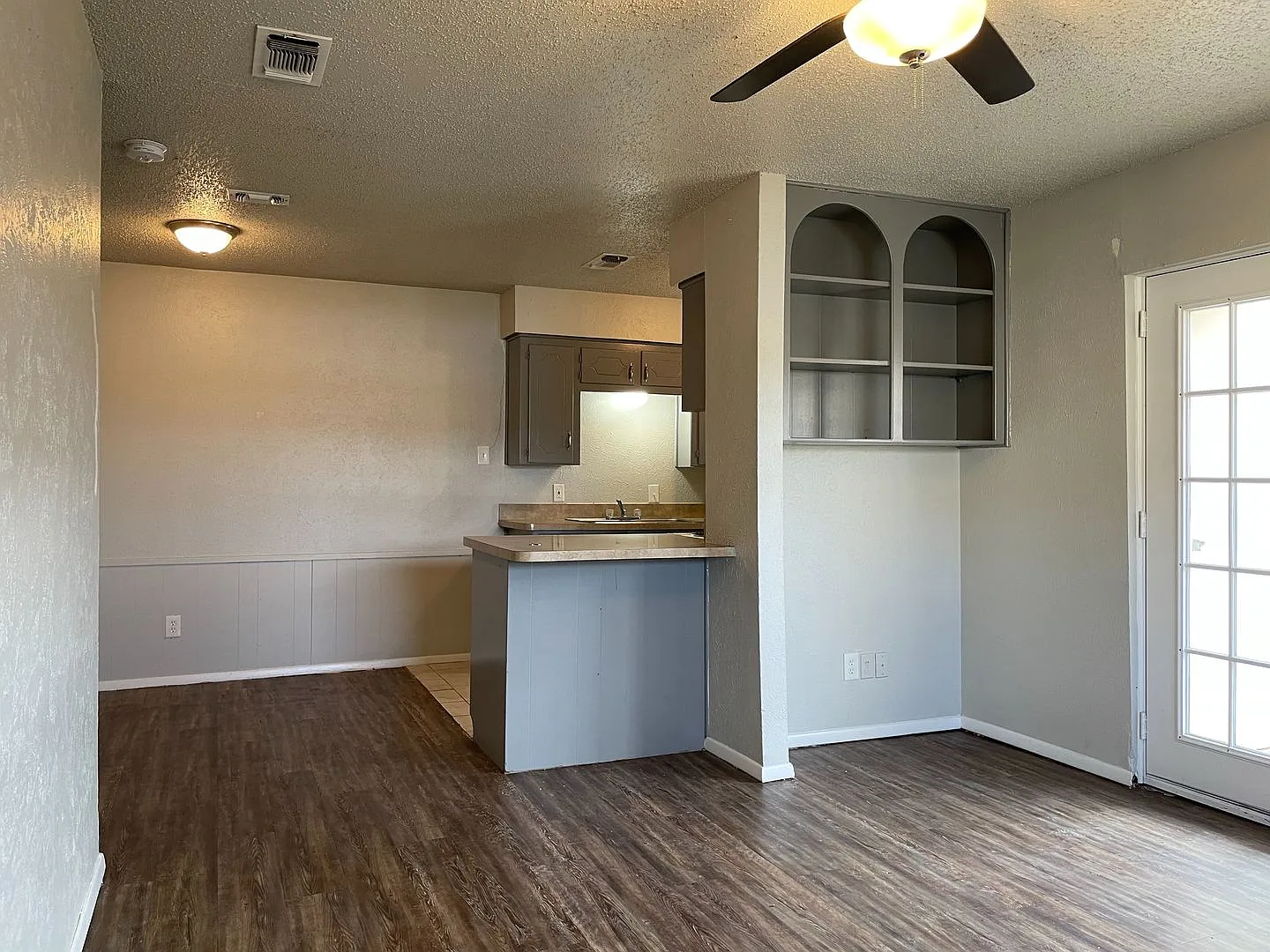 Charming 1-Bedroom Quad in Fort Worth 800 Sq. Ft. — Photo 3
