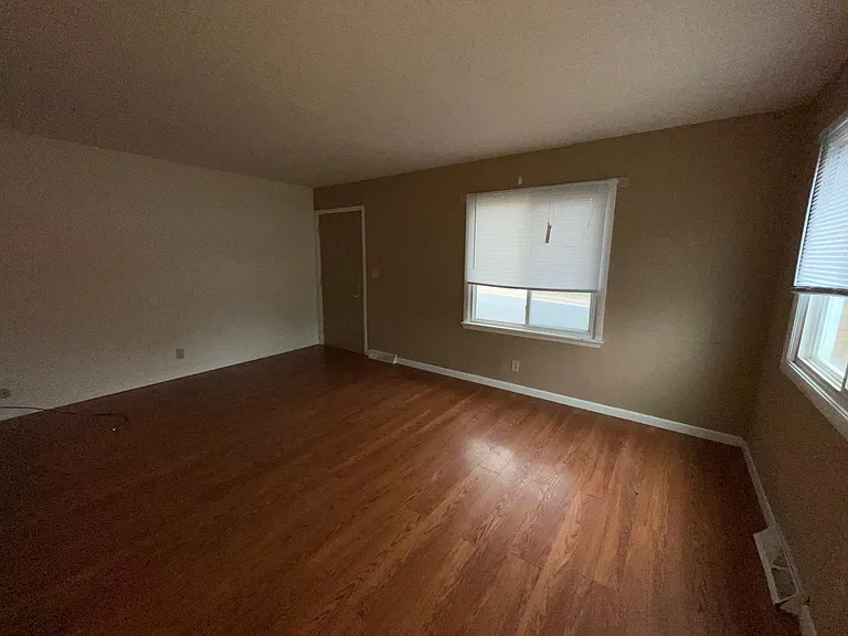 2259 W Columbia Ave — Photo 4