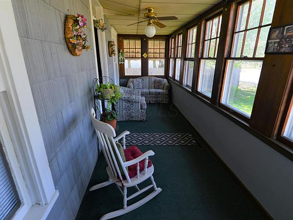 3rd image of 1593 Withers Ave