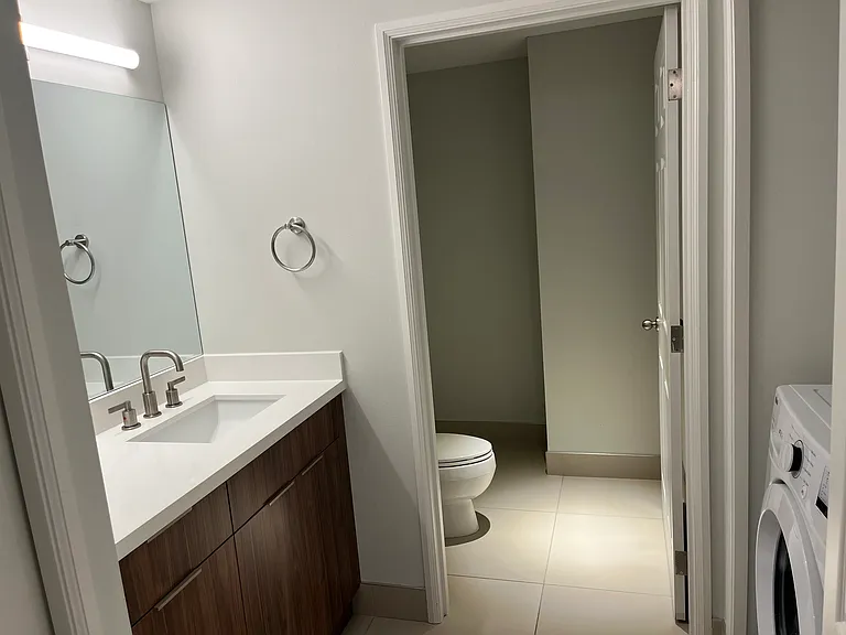 177 107th Ave NE #810 — Photo 4