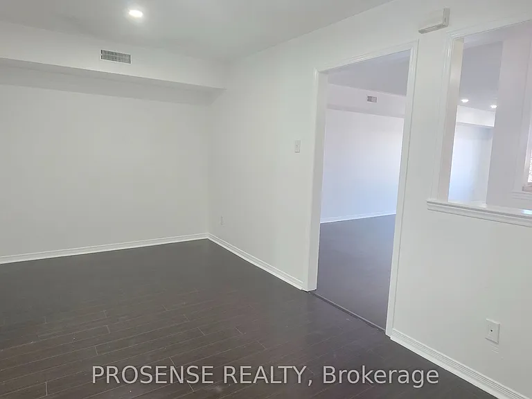 9699 Jane St #13 — Photo 17