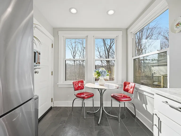 1424 Macon Ave — Photo 13