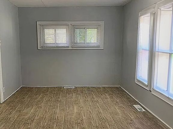 5th image of 1524 N Tacoma Ave