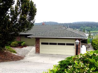 419 Hazelwood Dr, Oak Harbor, WA 98277
