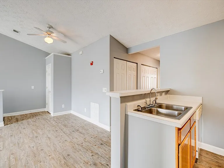 Cross Lake Apartments — Photo 62