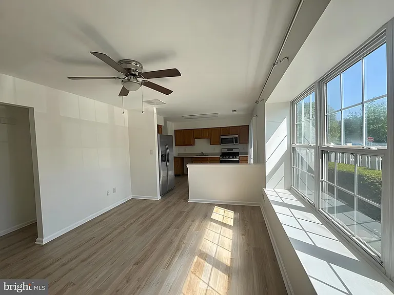5701 Essex Ln — Photo 13