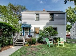 5720 N Sidney Pl, Glendale, WI 53209