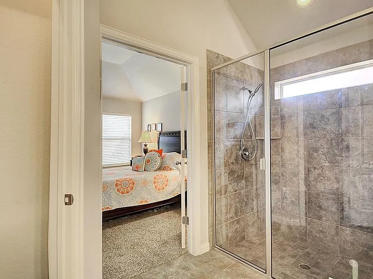 6004 Fremont Dr — Photo 12