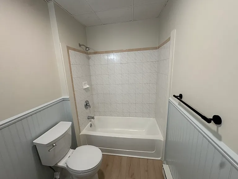 64 Foster St — Photo 5