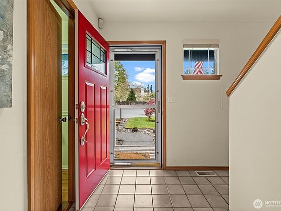 3rd image of 7284 Creek Wood Place NE