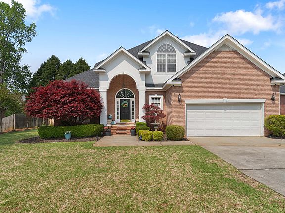 2nd image of 746 Avrett Cir