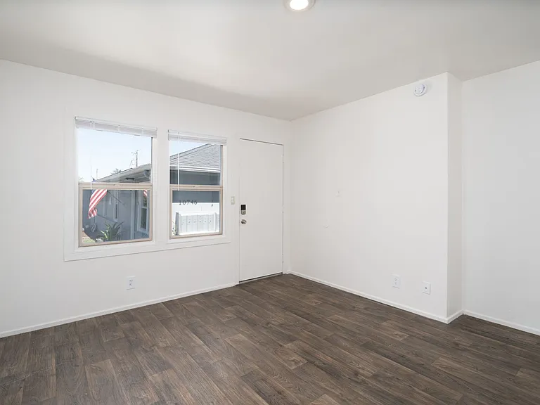 10746 NE Wygant St — Photo 22