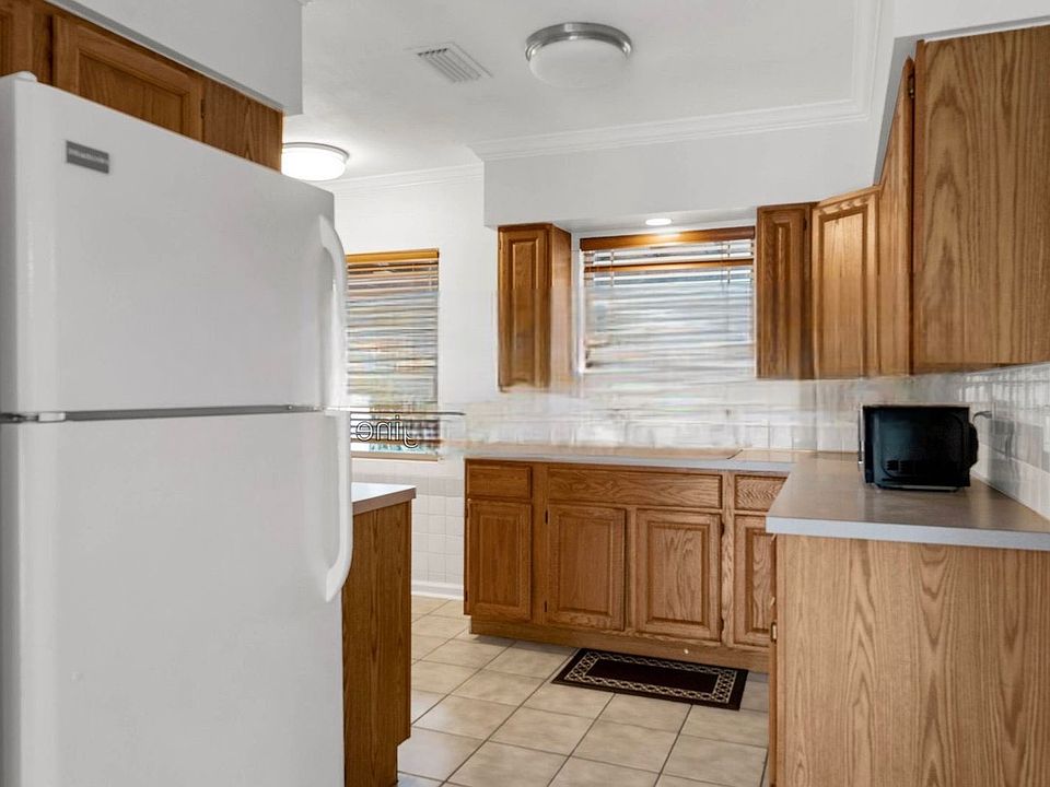 1st image of 2355 Coldstream Dr