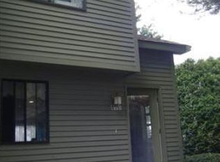 27 Country Club Ln #D, Milford, MA 01757