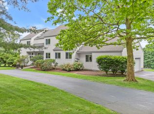 204 Hoyt Farm Rd, New Canaan, CT 06840