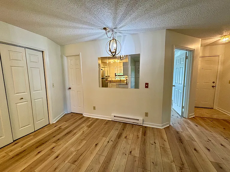 210 Urbandale Pkwy #210 — Photo 19