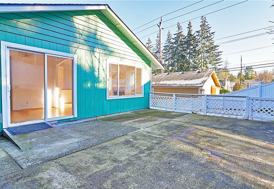 2nd image of 5204 213th Pl SW