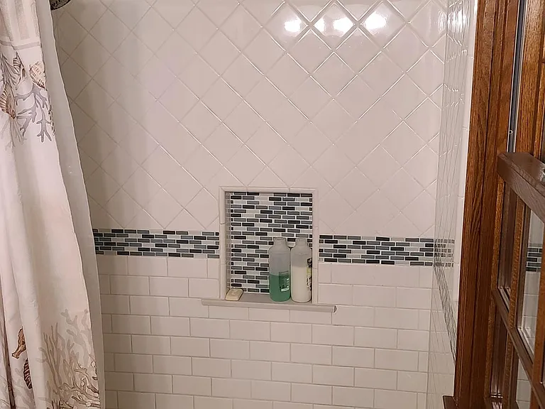 Upstairs Full Bath