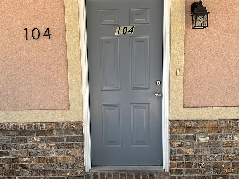2110 Elberta Rd #104 — Photo 8
