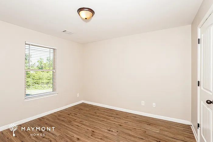 1110 Jury Ct — Photo 13