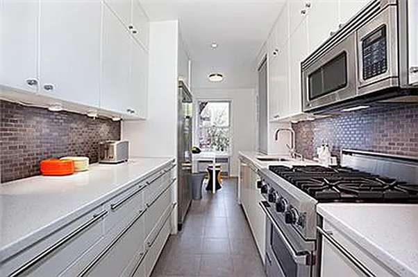 Sold by Fenwick Keats Real Estate | media 24