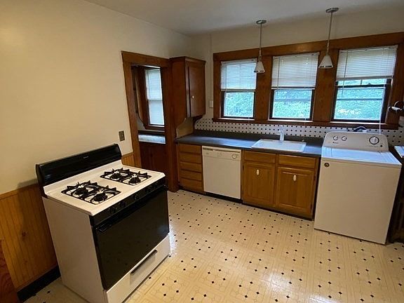 5th image of 58 Bigelow St Unit 58