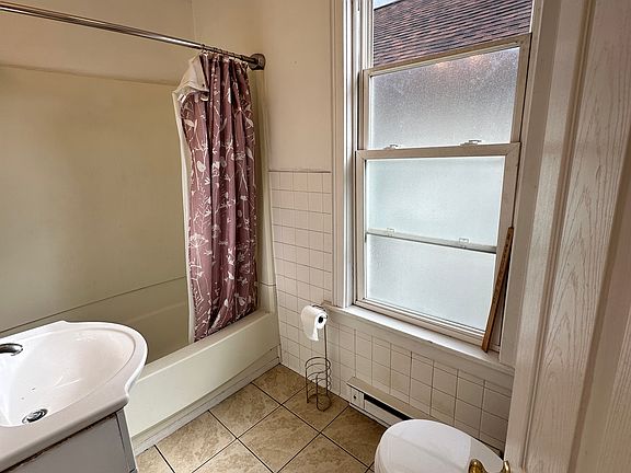 5th image of 114 Hudson Ave Floor 2