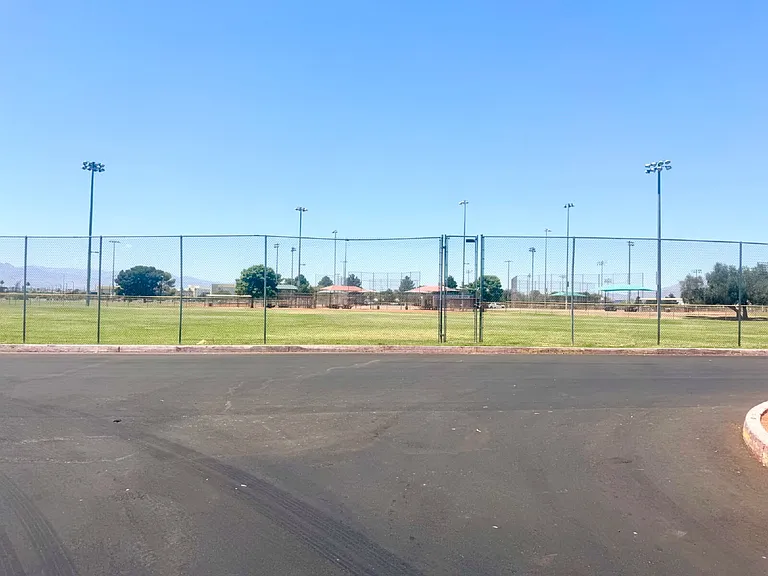 3427 E Cheyenne Ave #A — Photo 34
