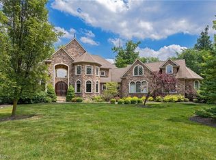 170 Saint Andrews Ln, Aurora, OH 44202