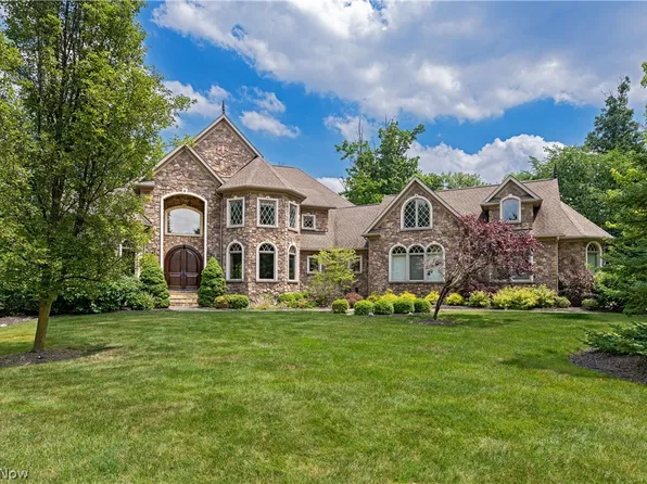 170 Saint Andrews Ln, Aurora, OH 44202