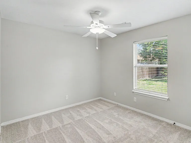 10718 Fairview Dr — Photo 12