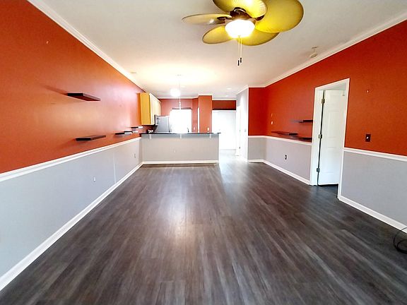 2nd image of 5852 Longwood Dr. #203